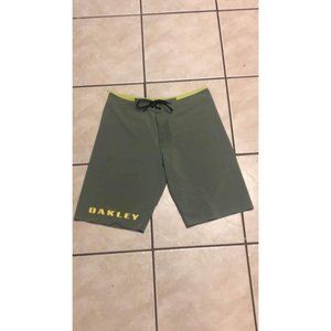 Oakley Performance fit￼ green boardshorts size 32